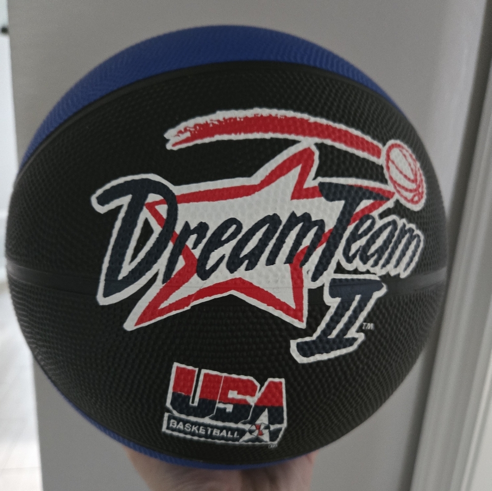New Vintage USA BASKETBALL DREAM TEAM II Spalding McDonald's Full Size